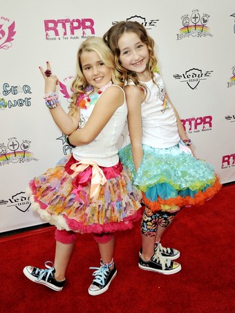 Emily Grace Reaves and Noah Cyrus on the red carpet at L&R Foundation Launch