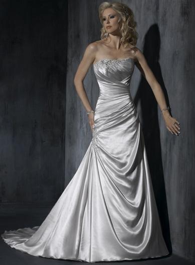 WHERE CAN I FIND A SILVER WEDDING DRESS? - YAHOO! ANSWERS