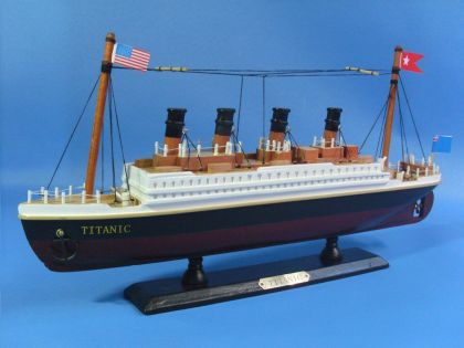 Foto Model on 14  And 20  Fully Assembled Rms Titanic Models   Prlog