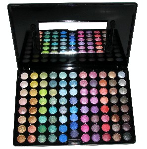 Apply Makeup on Eye Shadow