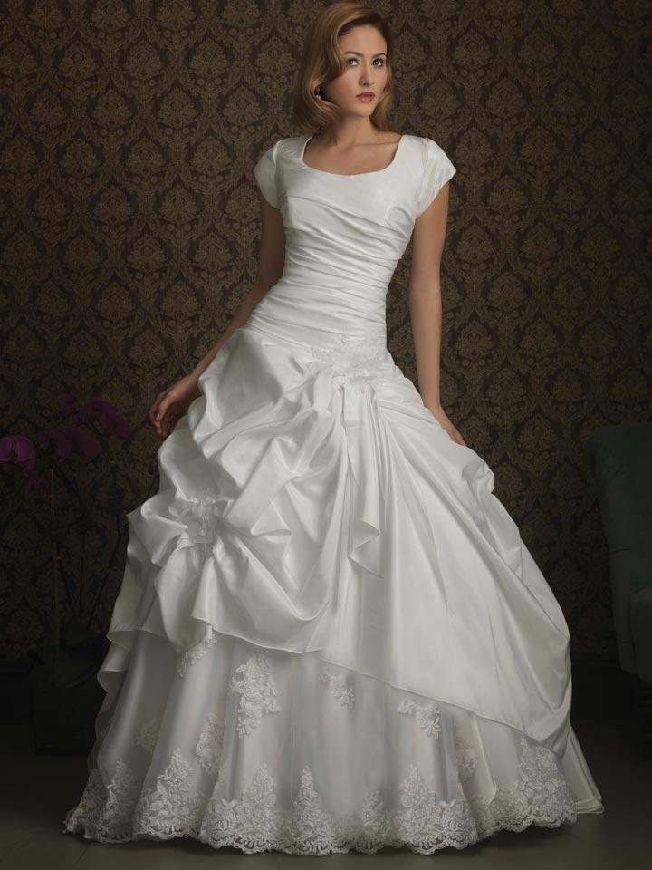 Romantic Taffeta Modest Ball  Gown  Wedding  Dress  With 