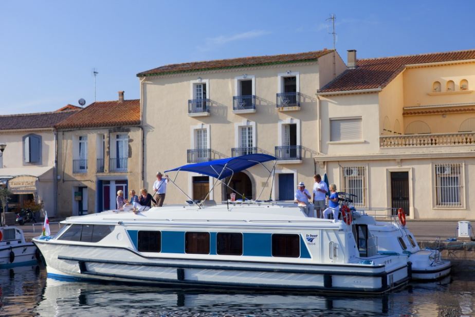 le boat canal cruises france