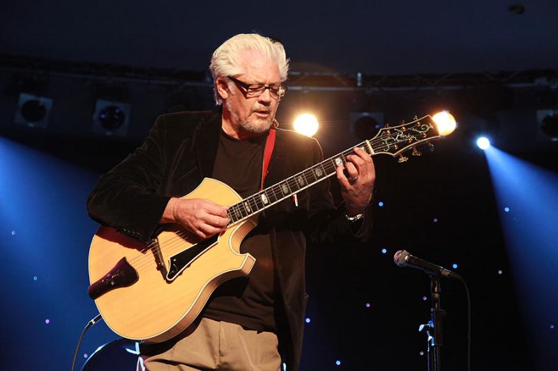 Larry coryell. Ларри Корьелл. Victor Bailey,Larry Coryell & Lenny White. Джазовая провинция. Ларри Корьелл (гитара) , Кадзухито Ямасита (гитара).