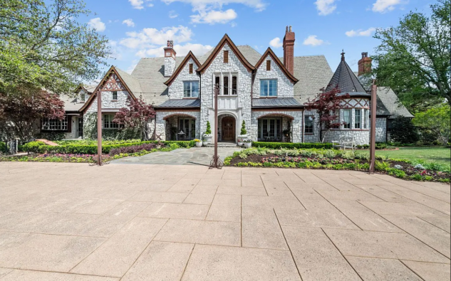 ENGLISH MANOR