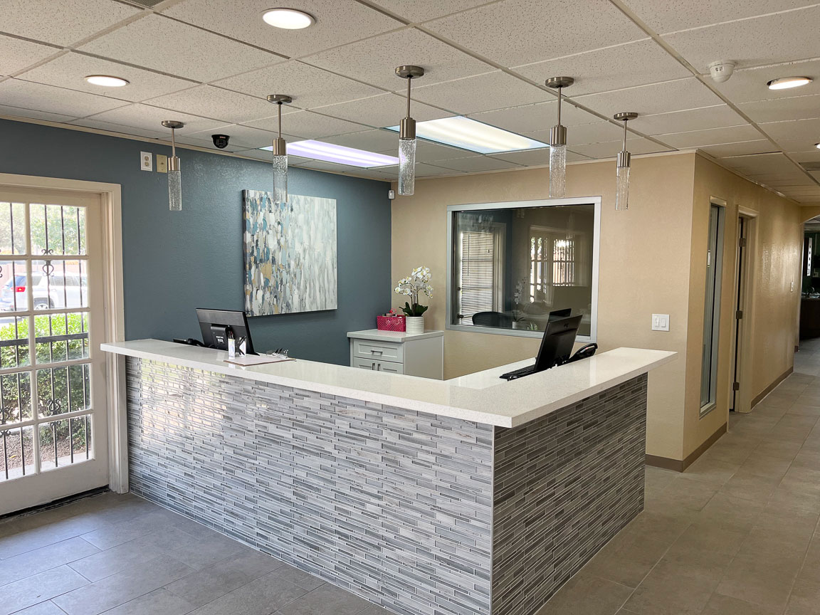 Phoenix Implant Clinic Front Desk